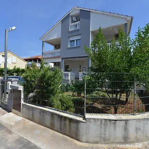L&r Apartament Bibinje