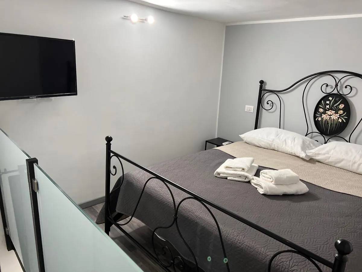 Appartamento La New House Di Seby Aeroporto di Catania Fontana Rossa 0*,  Italia